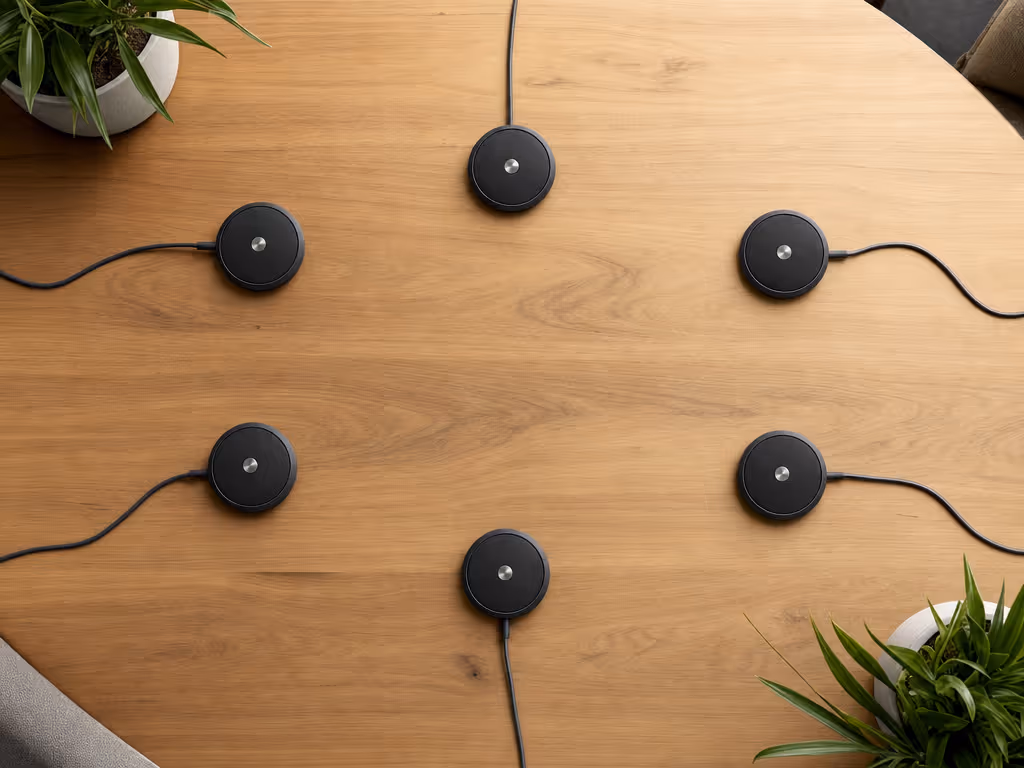 boundary_microphone_shared_table_podcast_recording_setup